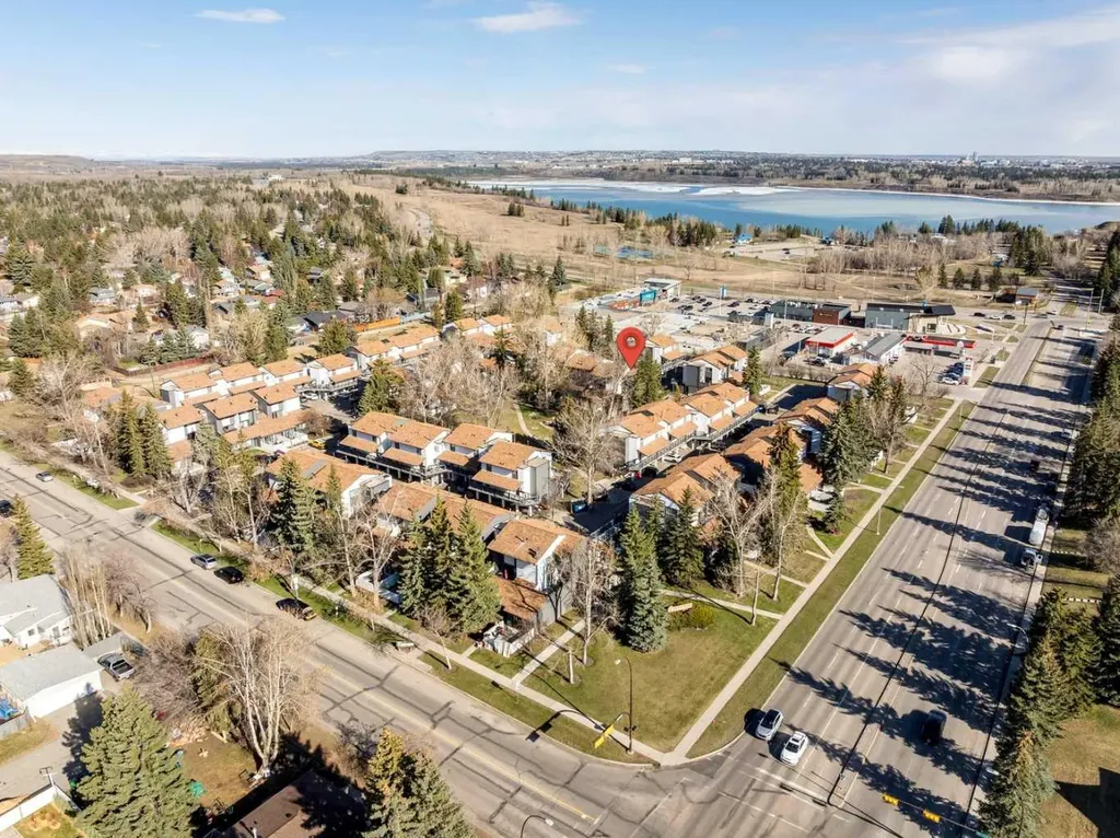 2520 Palliser Drive SW Calgary AB T2V 4S9