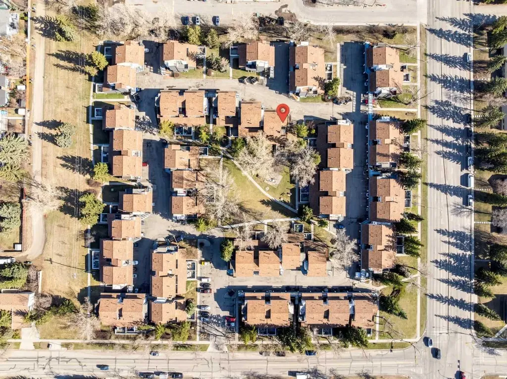2520 Palliser Drive SW Calgary AB T2V 4S9