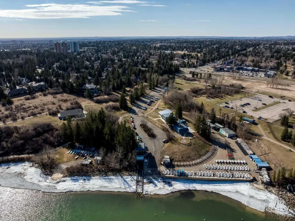 2520 Palliser Drive SW Calgary AB T2V 4S9