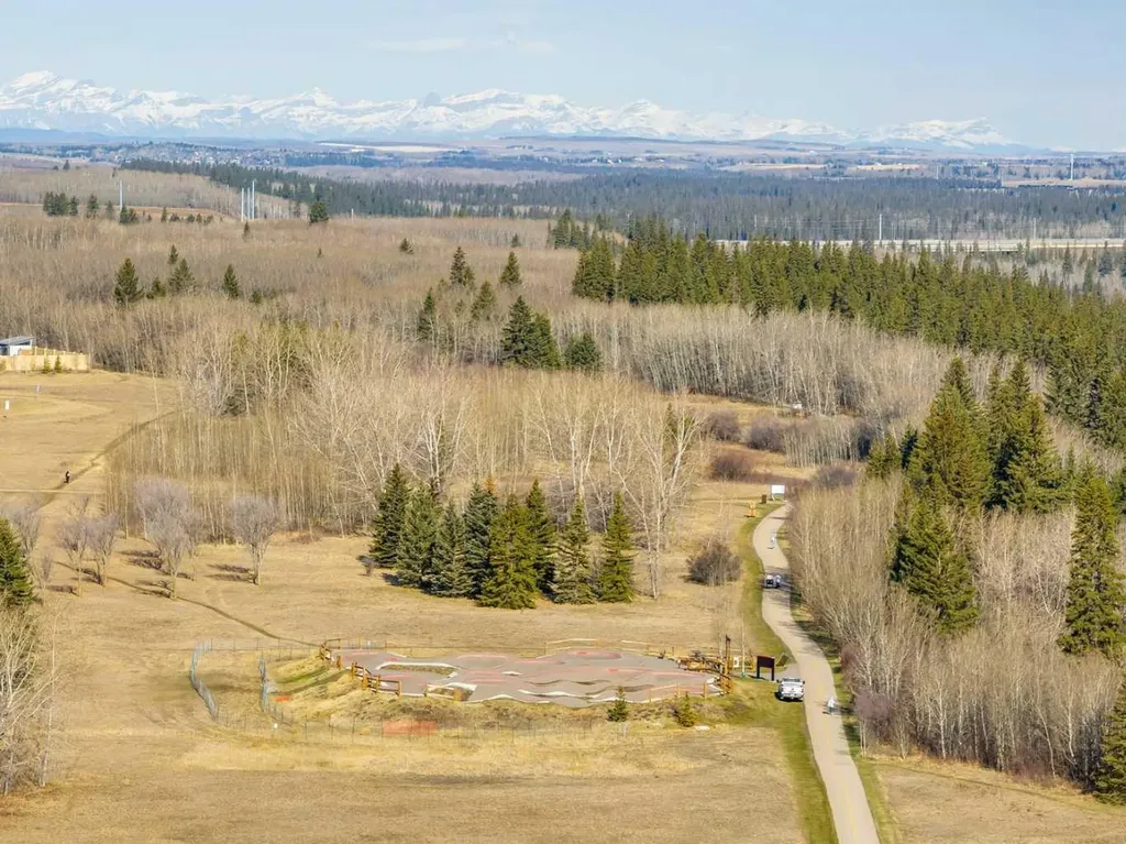 2520 Palliser Drive SW Calgary AB T2V 4S9
