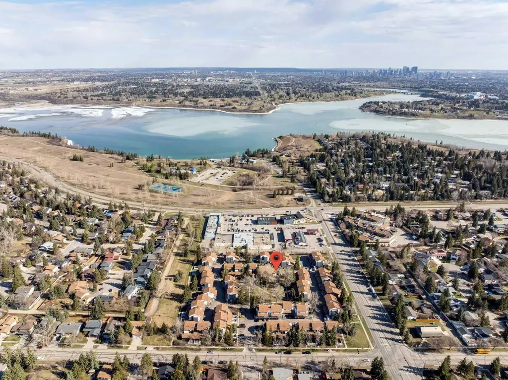 2520 Palliser Drive SW Calgary AB T2V 4S9