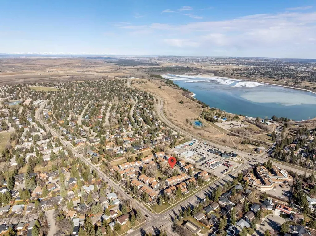 2520 Palliser Drive SW Calgary AB T2V 4S9