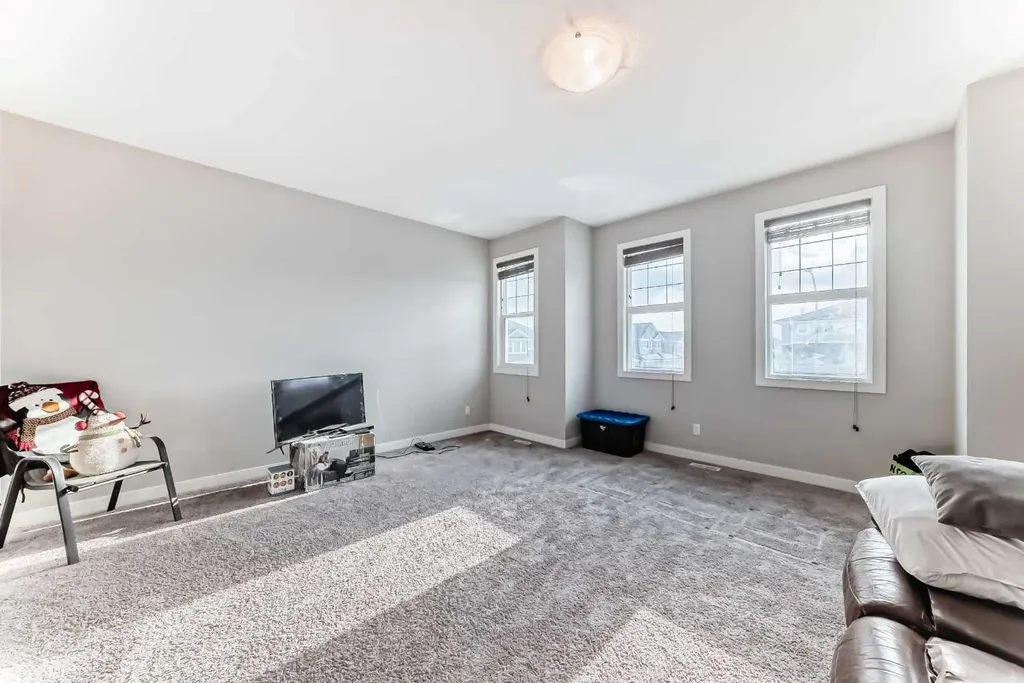 172 Redstone Park NE Calgary AB T3N0P7