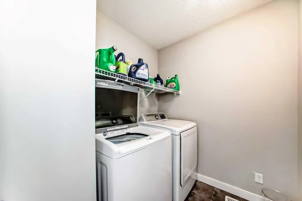 172 Redstone Park NE Calgary AB T3N0P7