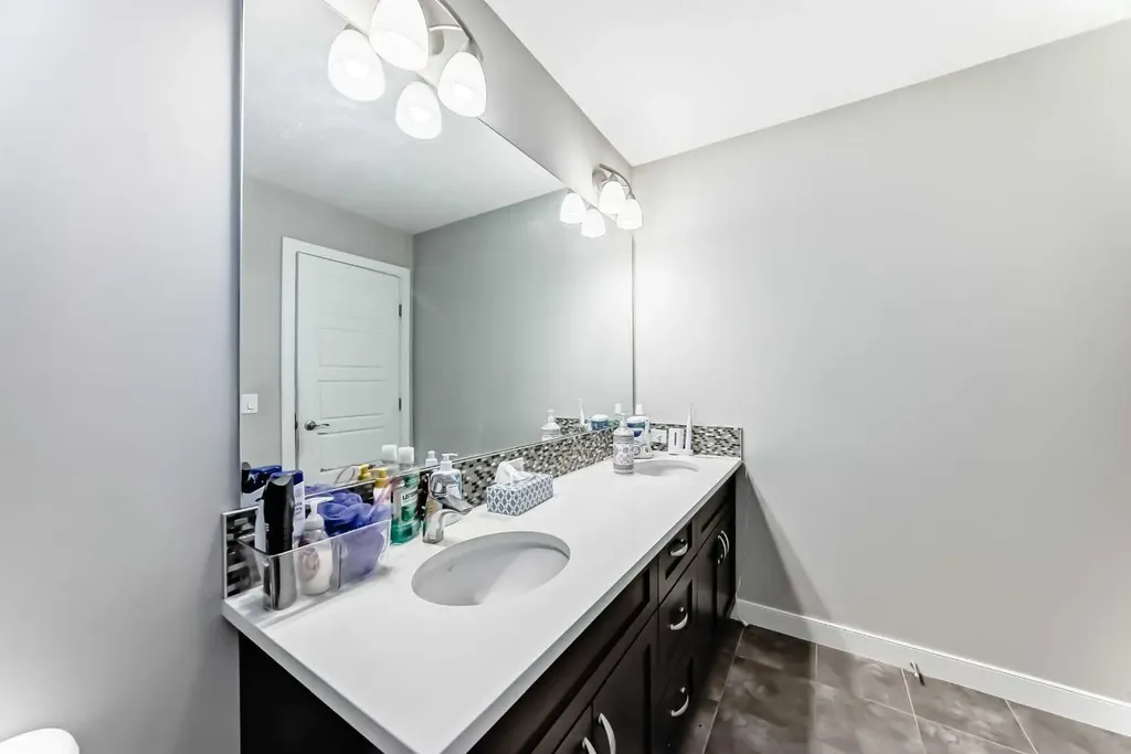 172 Redstone Park NE Calgary AB T3N0P7