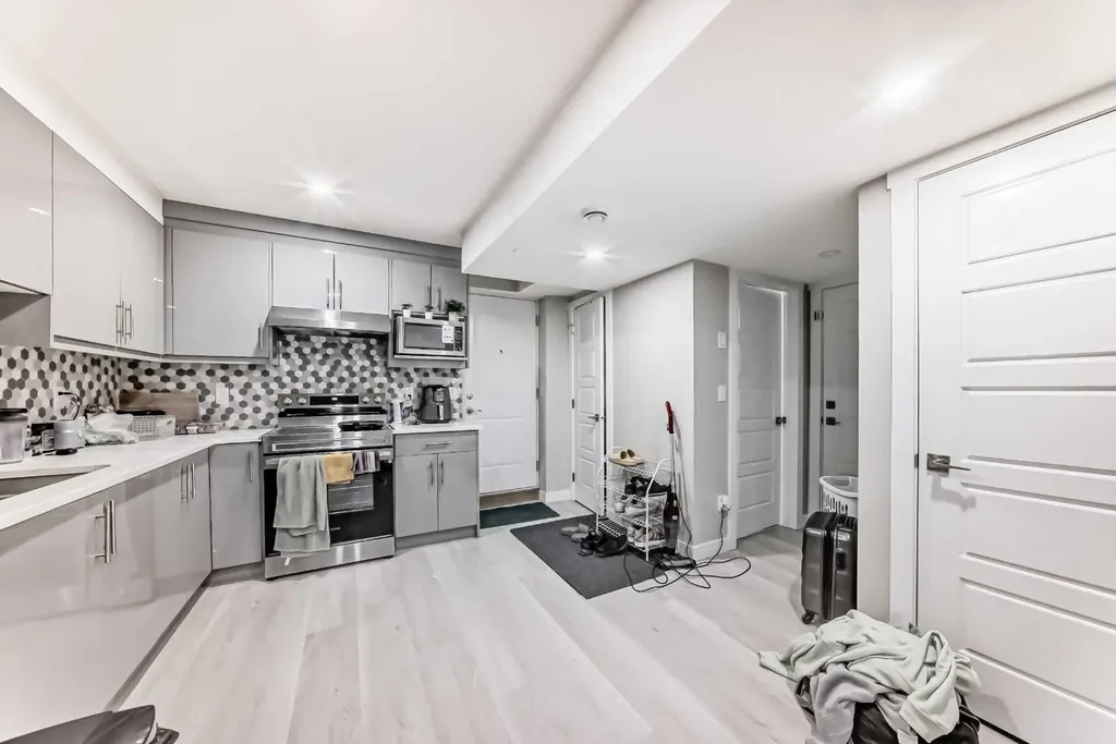 172 Redstone Park NE Calgary AB T3N0P7