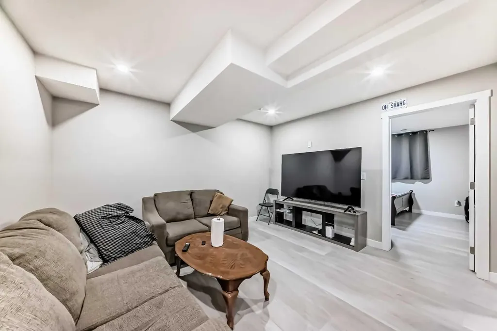 172 Redstone Park NE Calgary AB T3N0P7