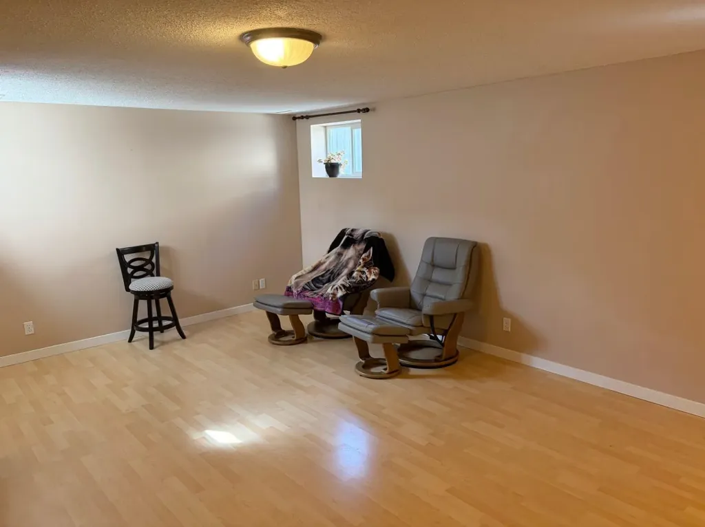 43 Riverwood Manor W Lethbridge AB T1k 7X3