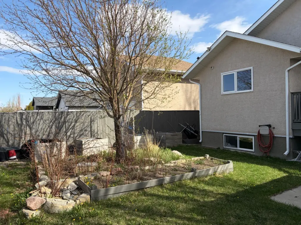 43 Riverwood Manor W Lethbridge AB T1k 7X3