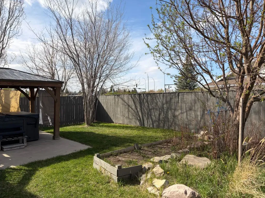 43 Riverwood Manor W Lethbridge AB T1k 7X3