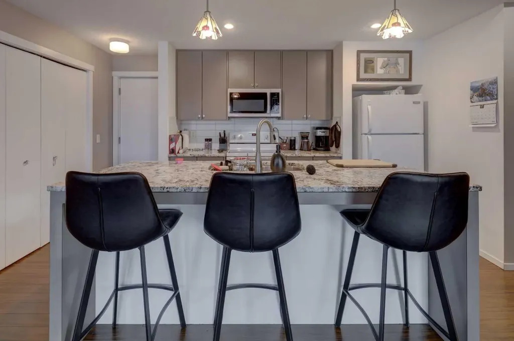 300 Evanscreek Court NW Calgary AB T3P 0B8