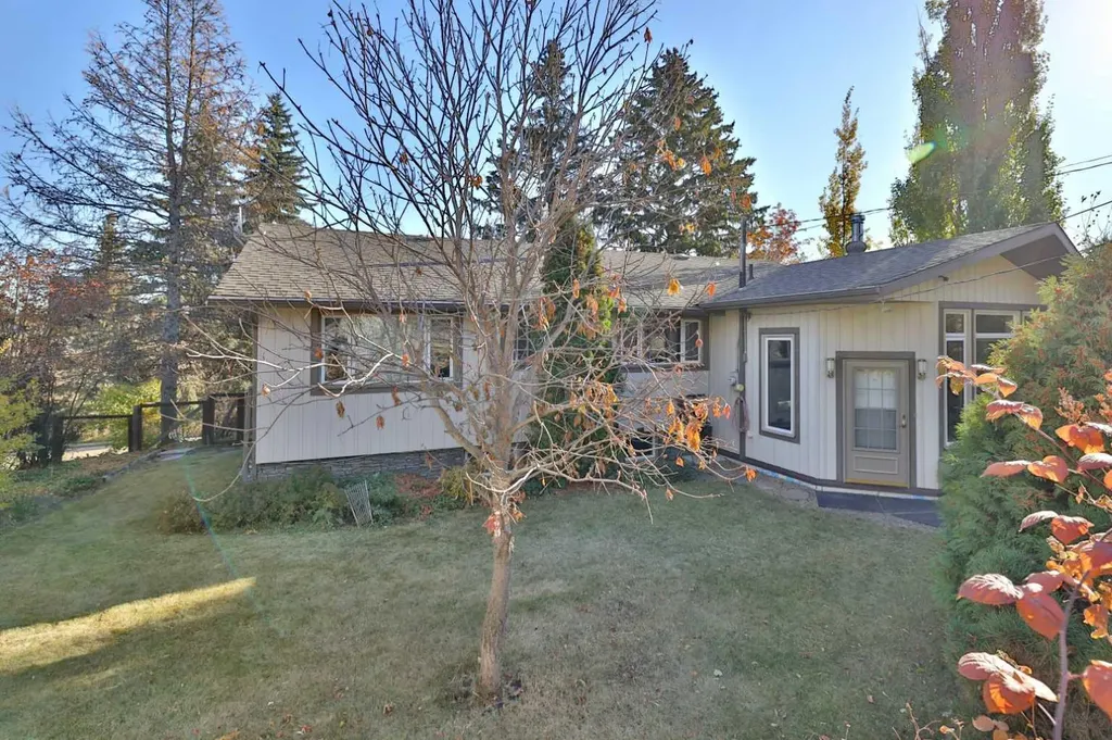 4404 52 Street Camrose AB T4V 1T7