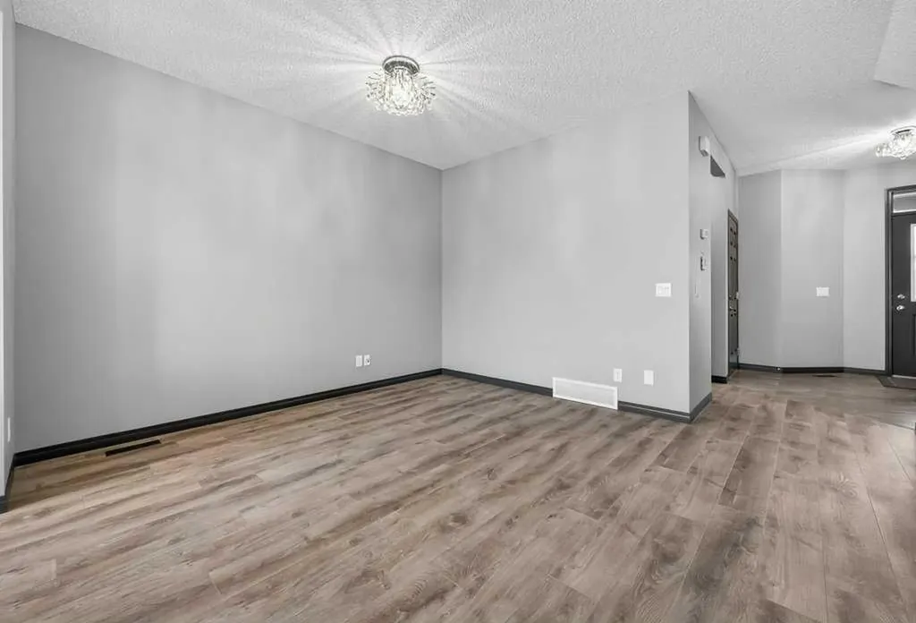 19 Auburn Crest Manor SE Calgary AB T3M 1T7