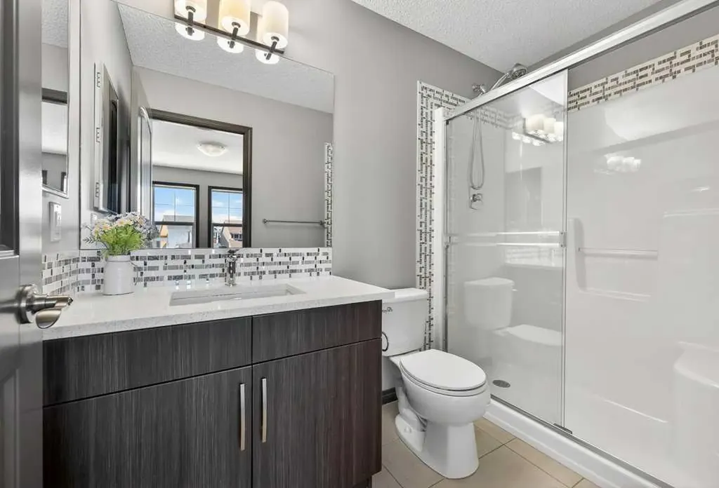 19 Auburn Crest Manor SE Calgary AB T3M 1T7