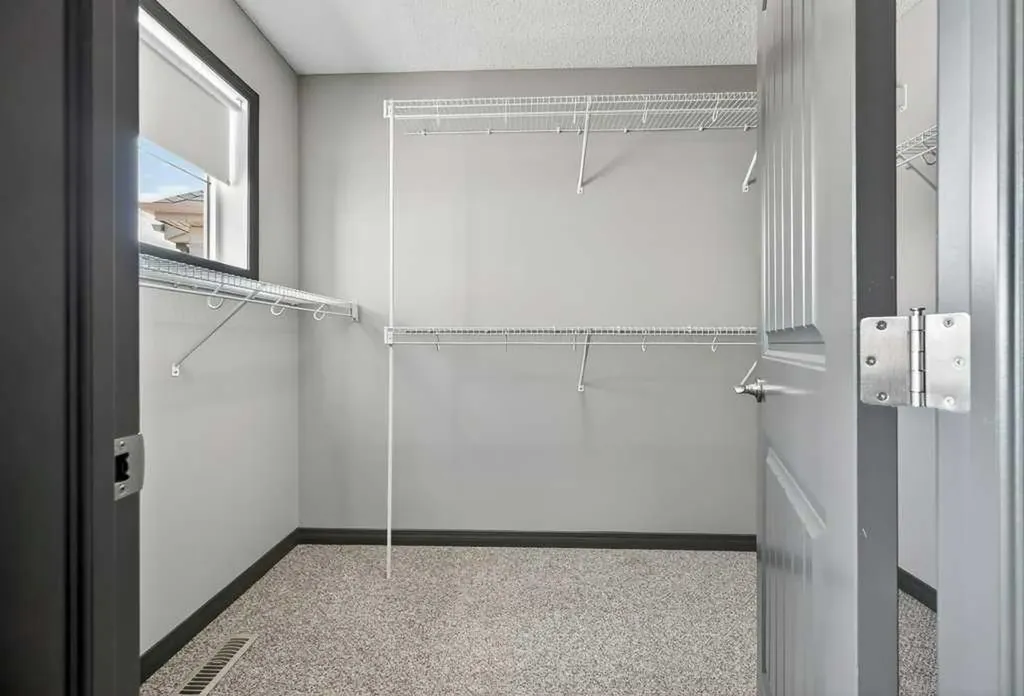 19 Auburn Crest Manor SE Calgary AB T3M 1T7