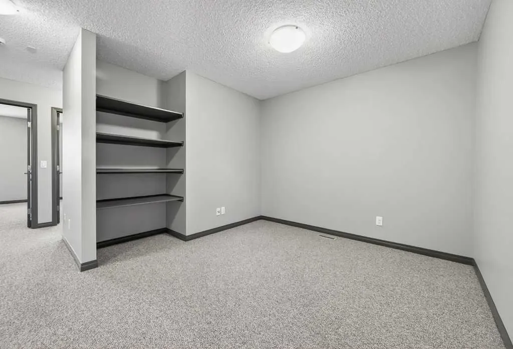 19 Auburn Crest Manor SE Calgary AB T3M 1T7