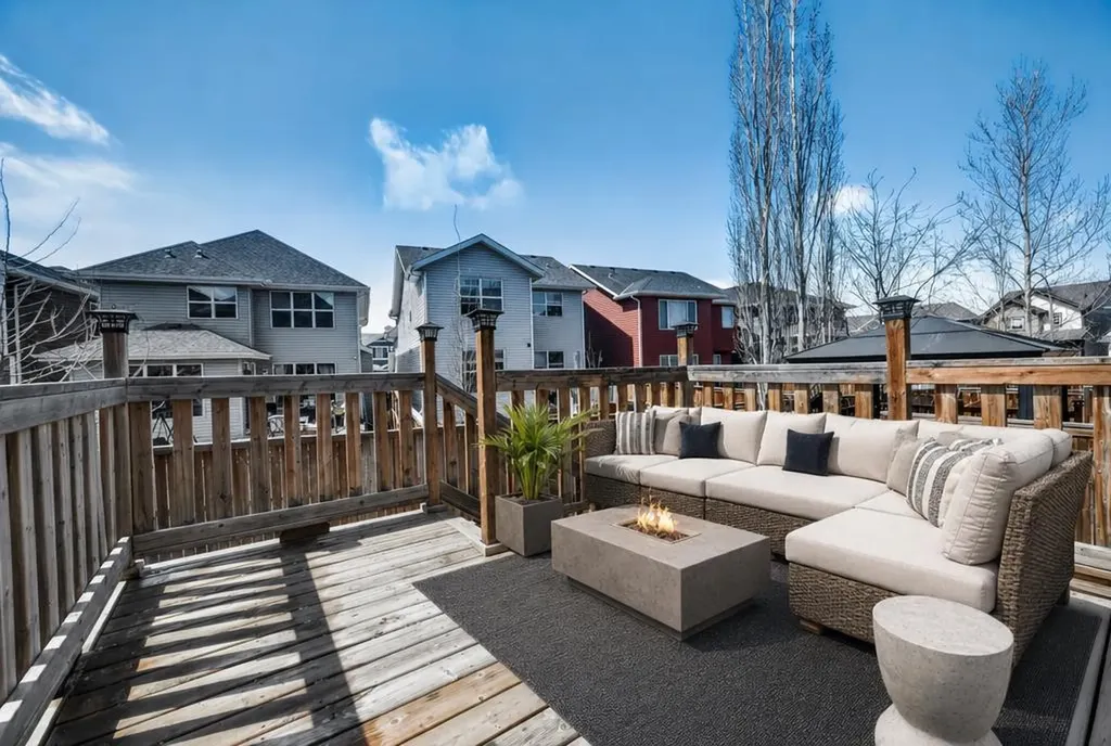 19 Auburn Crest Manor SE Calgary AB T3M 1T7