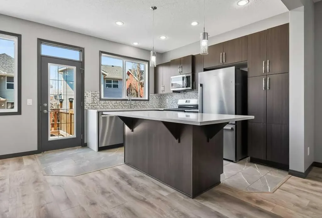 19 Auburn Crest Manor SE Calgary AB T3M 1T7
