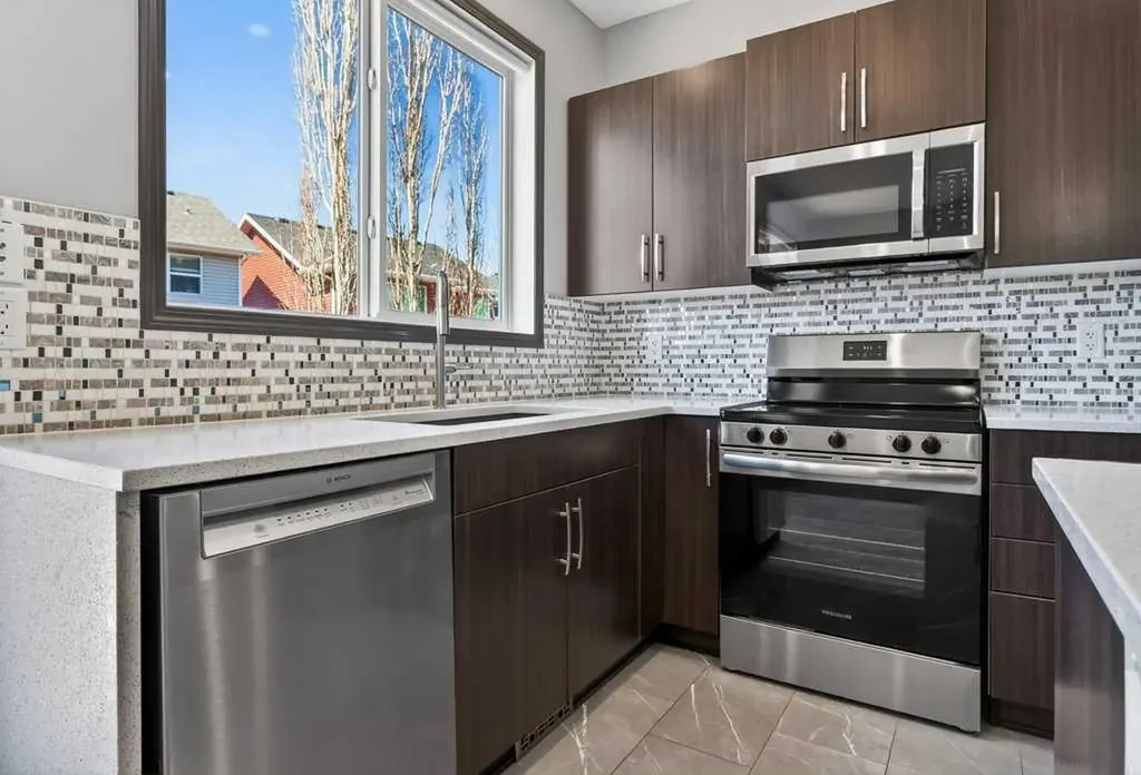 19 Auburn Crest Manor SE Calgary AB T3M 1T7