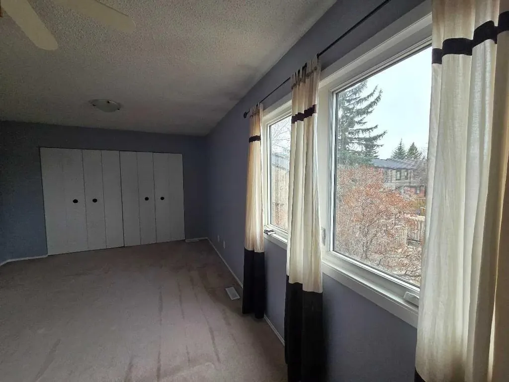 9803 24 Street SW Calgary AB T2V 1S5