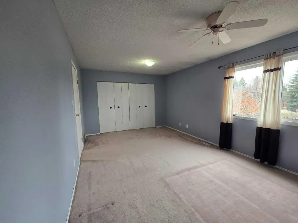 9803 24 Street SW Calgary AB T2V 1S5