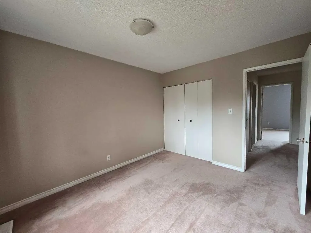 9803 24 Street SW Calgary AB T2V 1S5