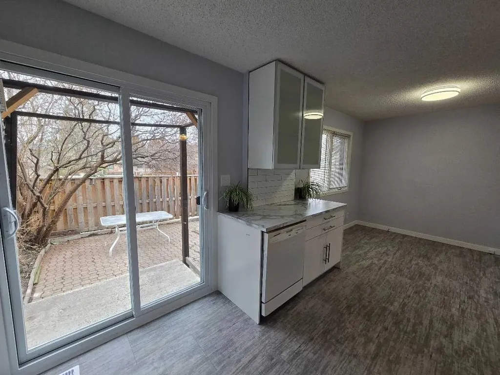 9803 24 Street SW Calgary AB T2V 1S5