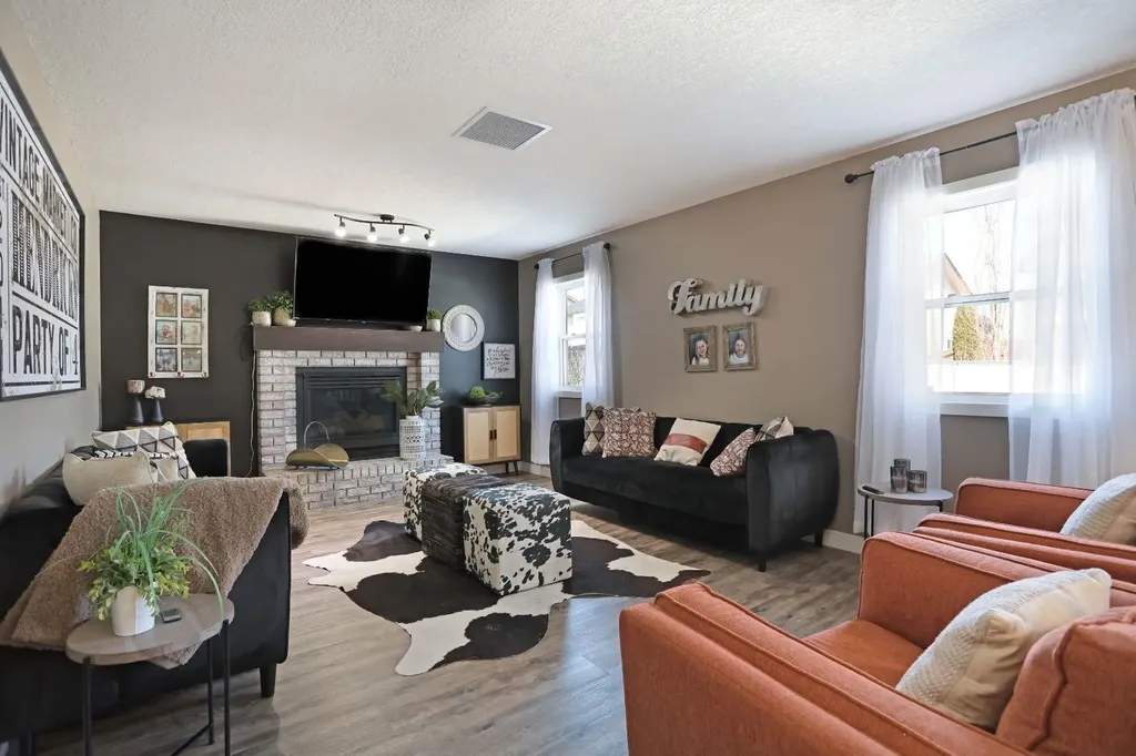 75 Parkland Close E Brooks AB T1R 0M2