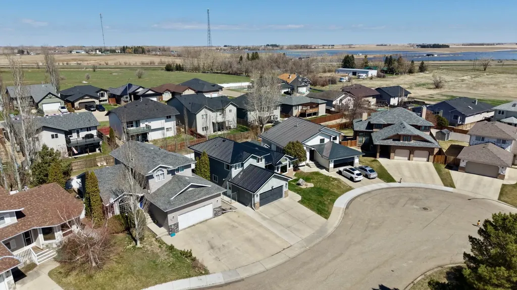 75 Parkland Close E Brooks AB T1R 0M2