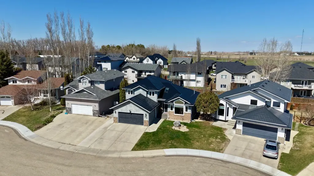 75 Parkland Close E Brooks AB T1R 0M2