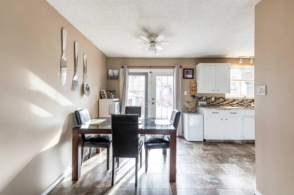 7 Valleyview Drive SW Medicine Hat AB T1A7K5