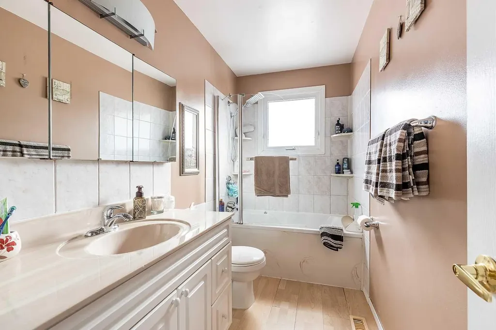 7 Valleyview Drive SW Medicine Hat AB T1A7K5