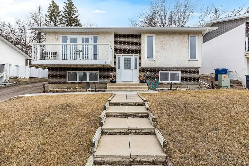 7 Valleyview Drive SW Medicine Hat AB T1A7K5