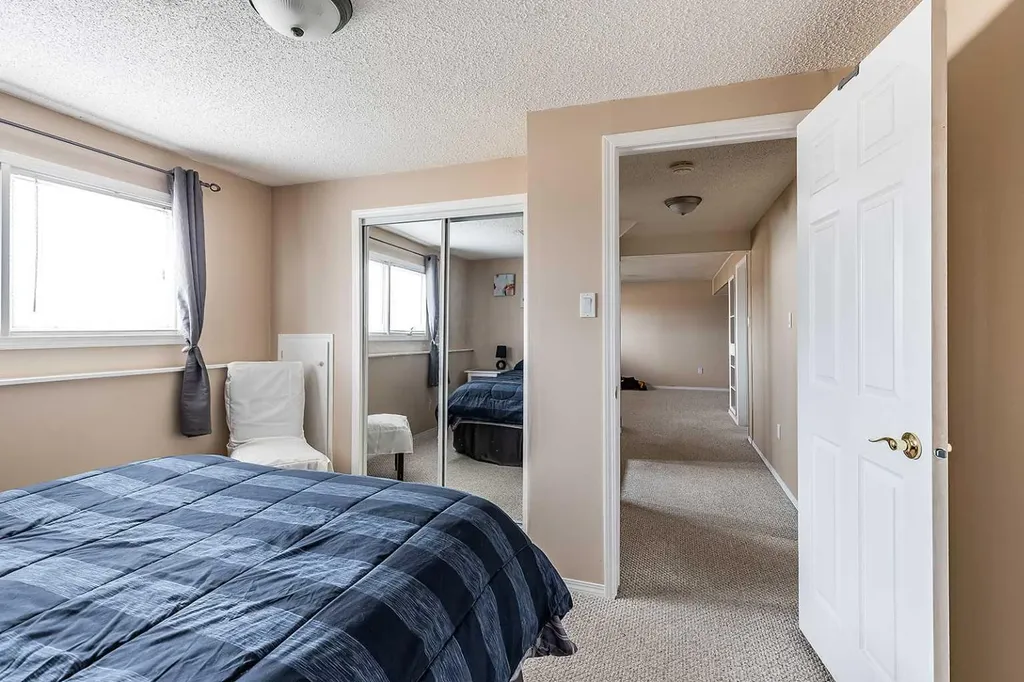 7 Valleyview Drive SW Medicine Hat AB T1A7K5