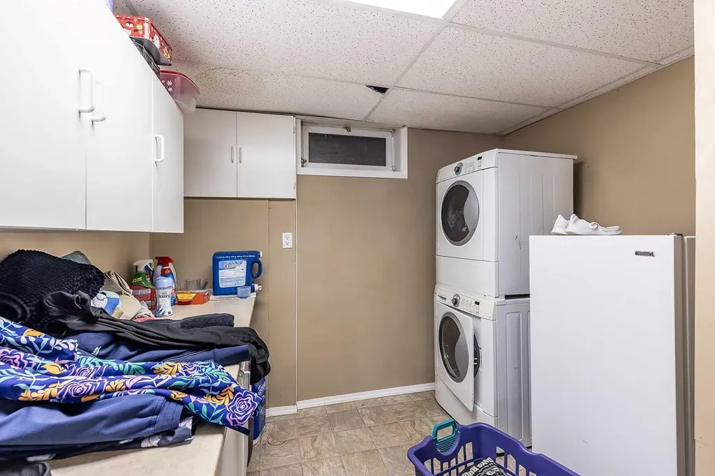 7 Valleyview Drive SW Medicine Hat AB T1A7K5