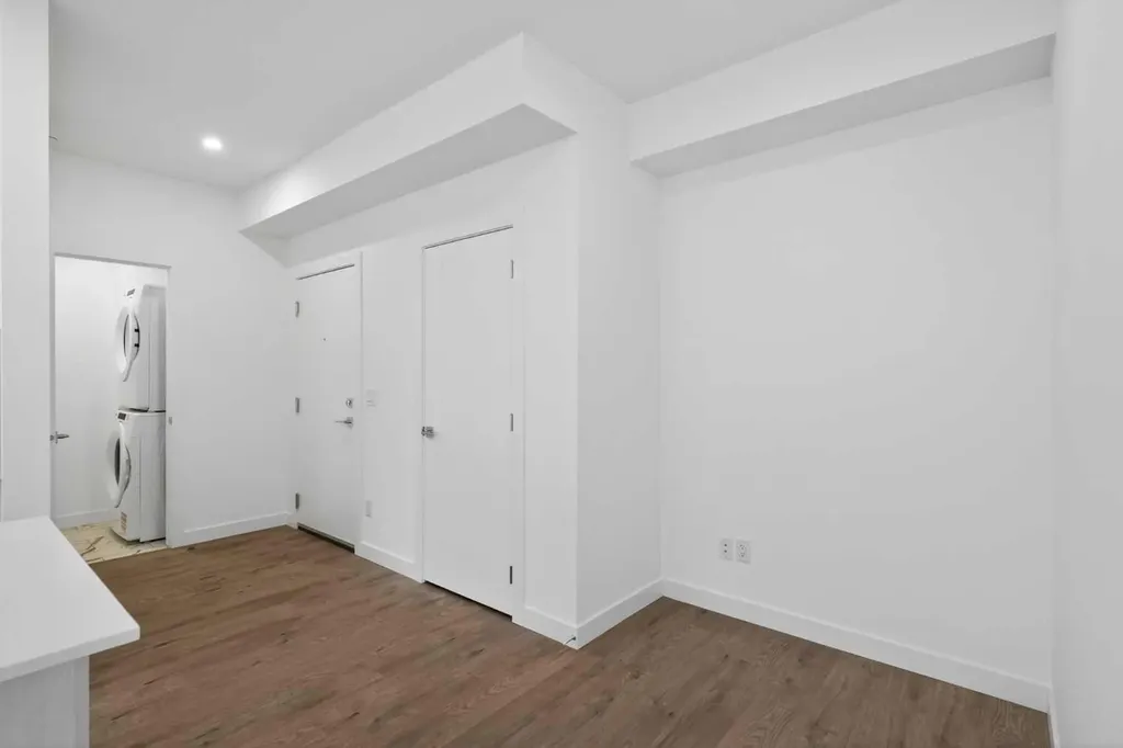 6 Merganser Drive W Chestermere AB T1X2Y2