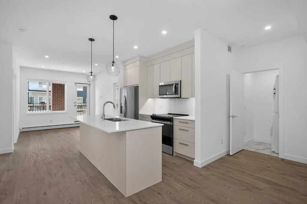 6 Merganser Drive W Chestermere AB T1X2Y2