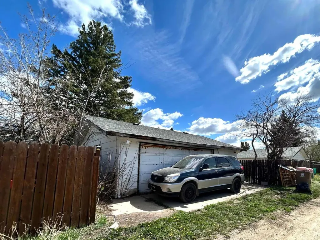 161 Ingram Park Drive E Brooks AB T1R 0J8