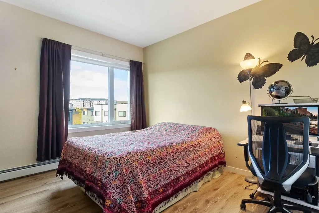 214 Sherwood Square NW Calgary AB T3R 1T6