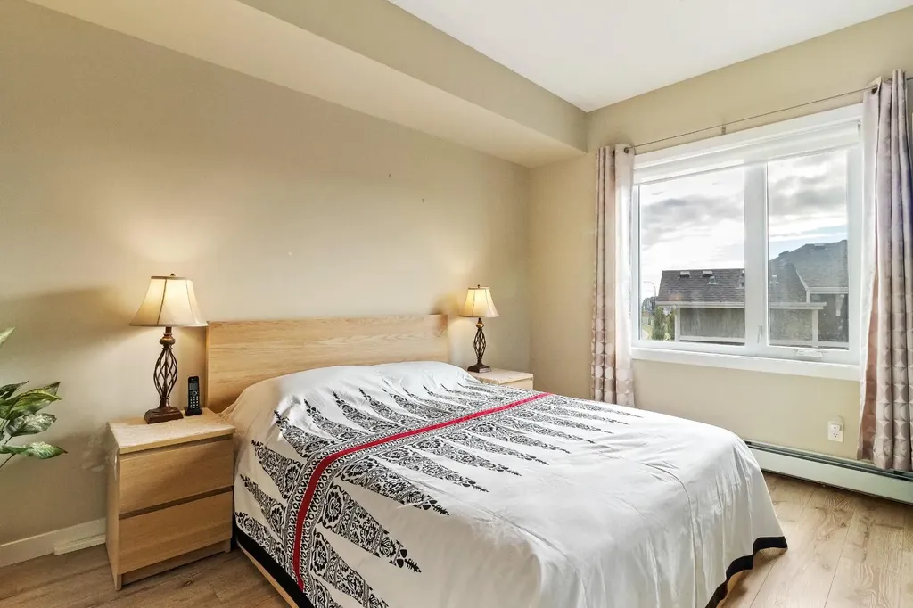 214 Sherwood Square NW Calgary AB T3R 1T6