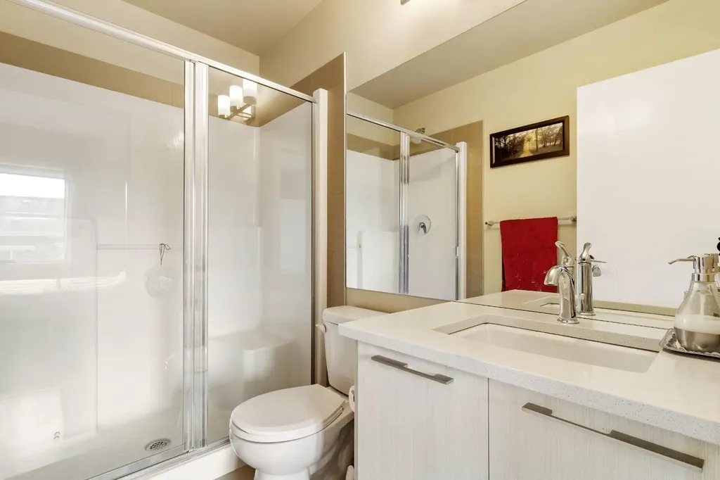 214 Sherwood Square NW Calgary AB T3R 1T6
