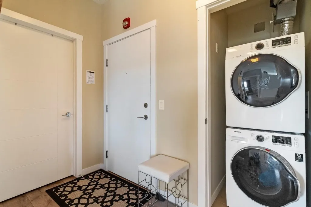 214 Sherwood Square NW Calgary AB T3R 1T6
