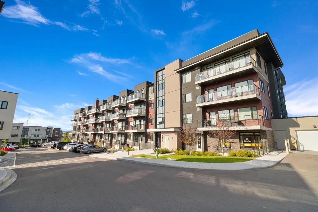 214 Sherwood Square NW Calgary AB T3R 1T6