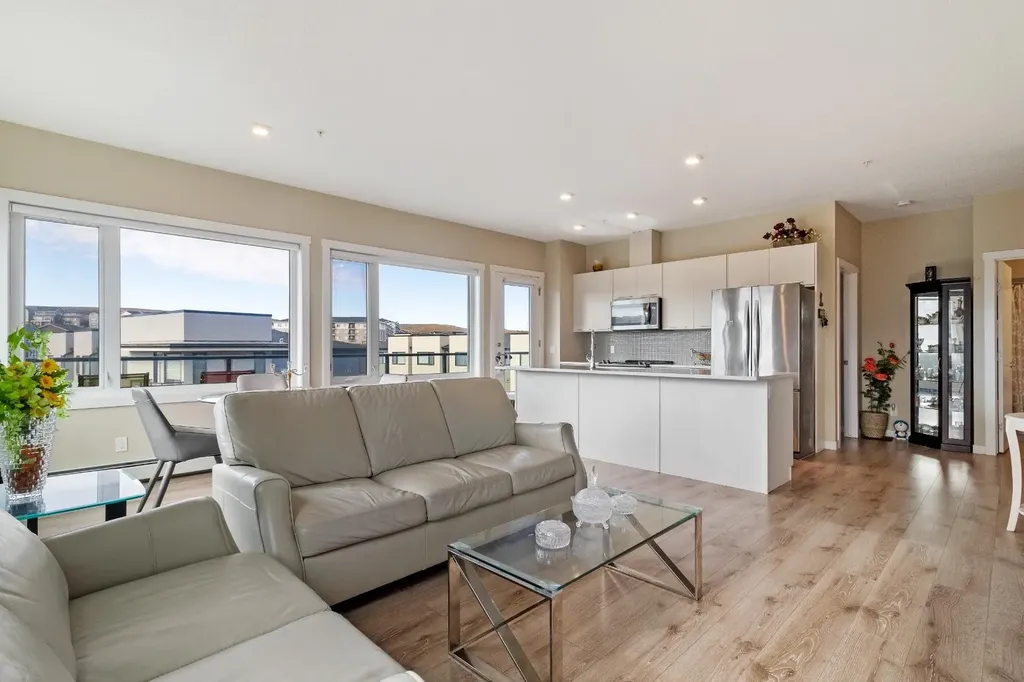 214 Sherwood Square NW Calgary AB T3R 1T6