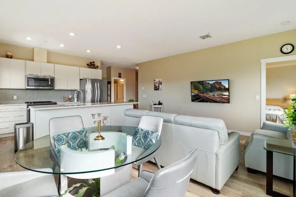 214 Sherwood Square NW Calgary AB T3R 1T6