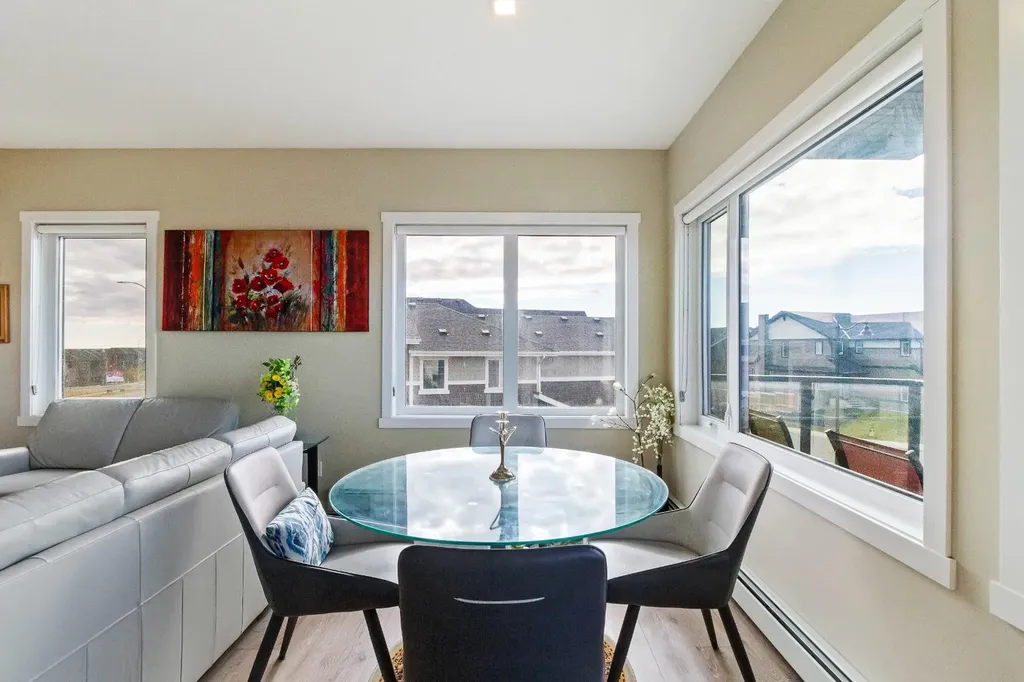214 Sherwood Square NW Calgary AB T3R 1T6