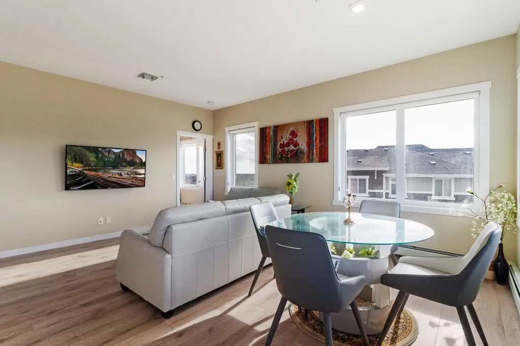 214 Sherwood Square NW Calgary AB T3R 1T6