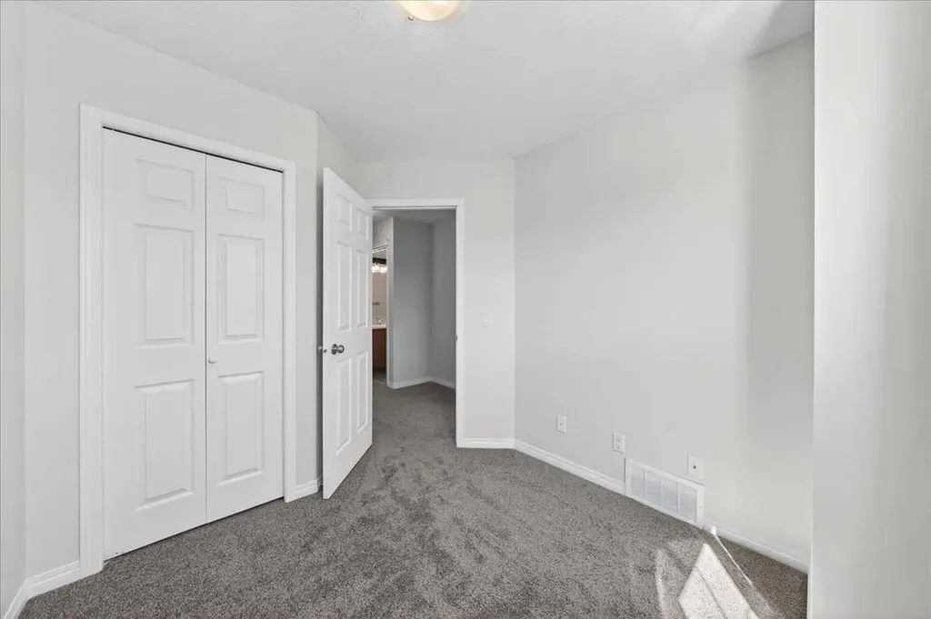 111 Tarawood Lane NE Calgary AB T3J 0G9