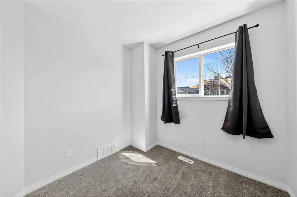 111 Tarawood Lane NE Calgary AB T3J 0G9