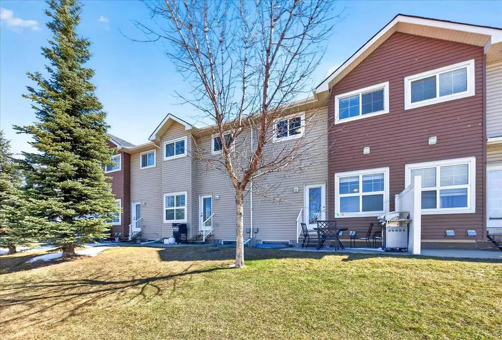 111 Tarawood Lane NE Calgary AB T3J 0G9